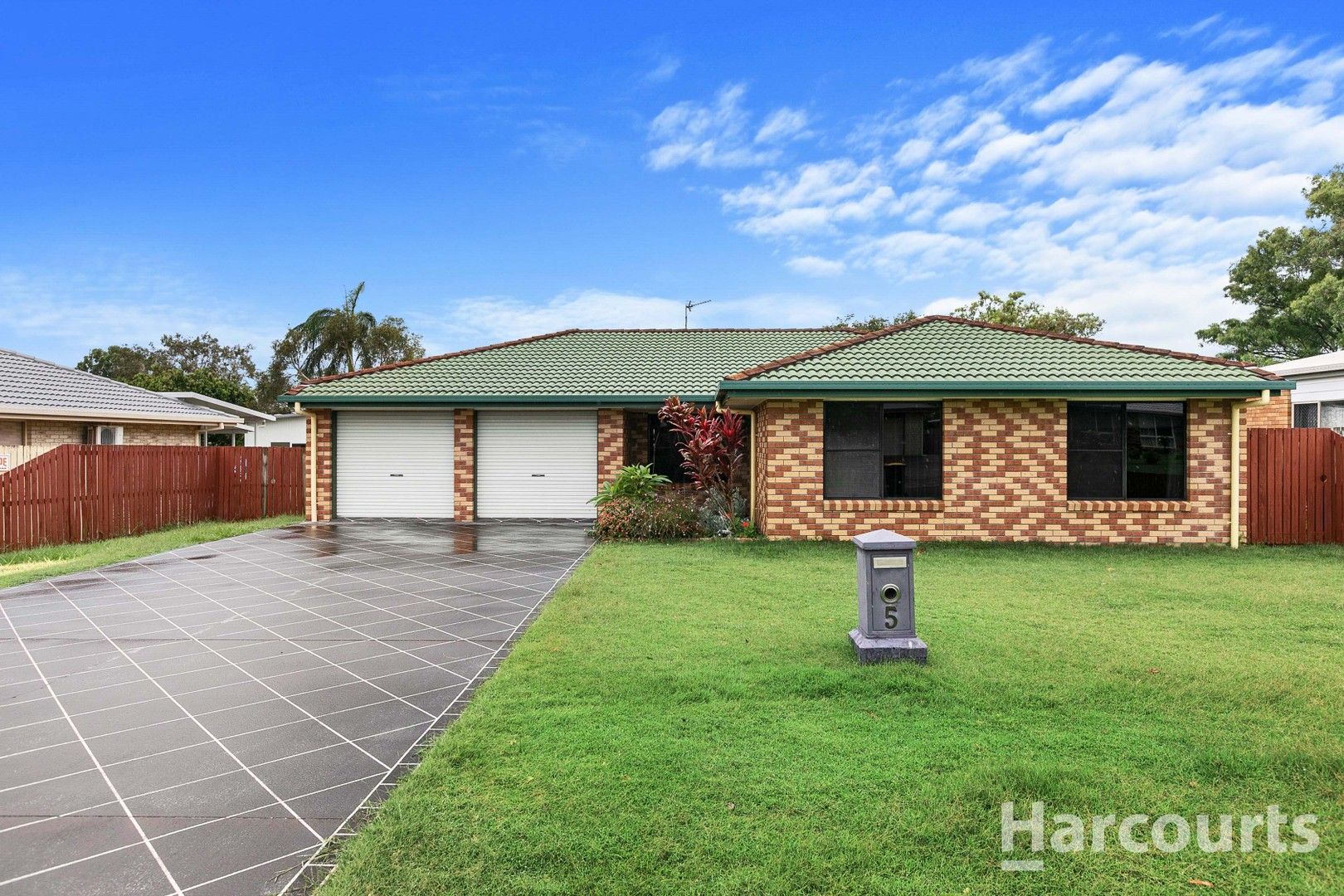 4 bedrooms House in 5 Tristania Crescent URANGAN QLD, 4655