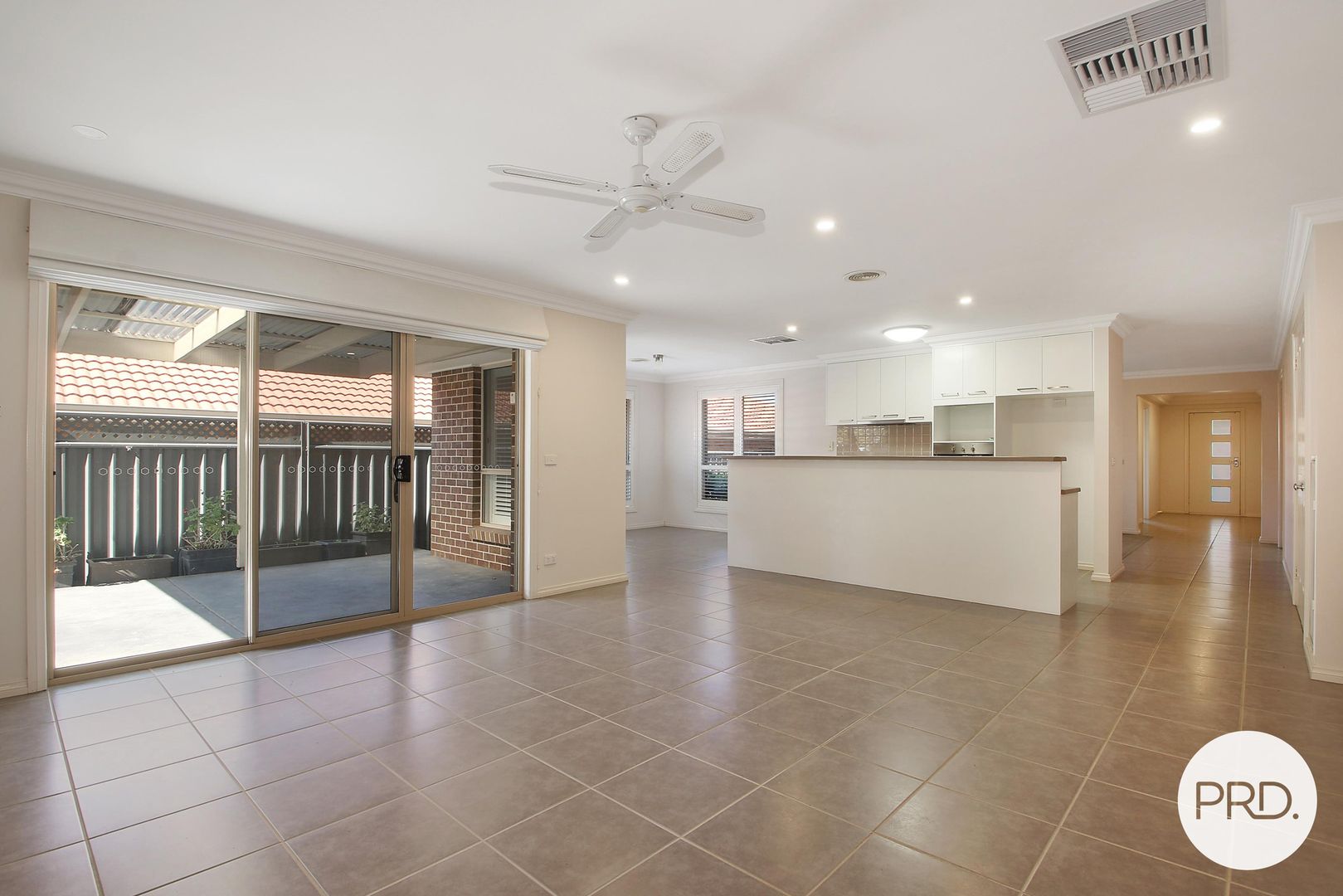 10 James Place, East Albury NSW 2640, Image 1