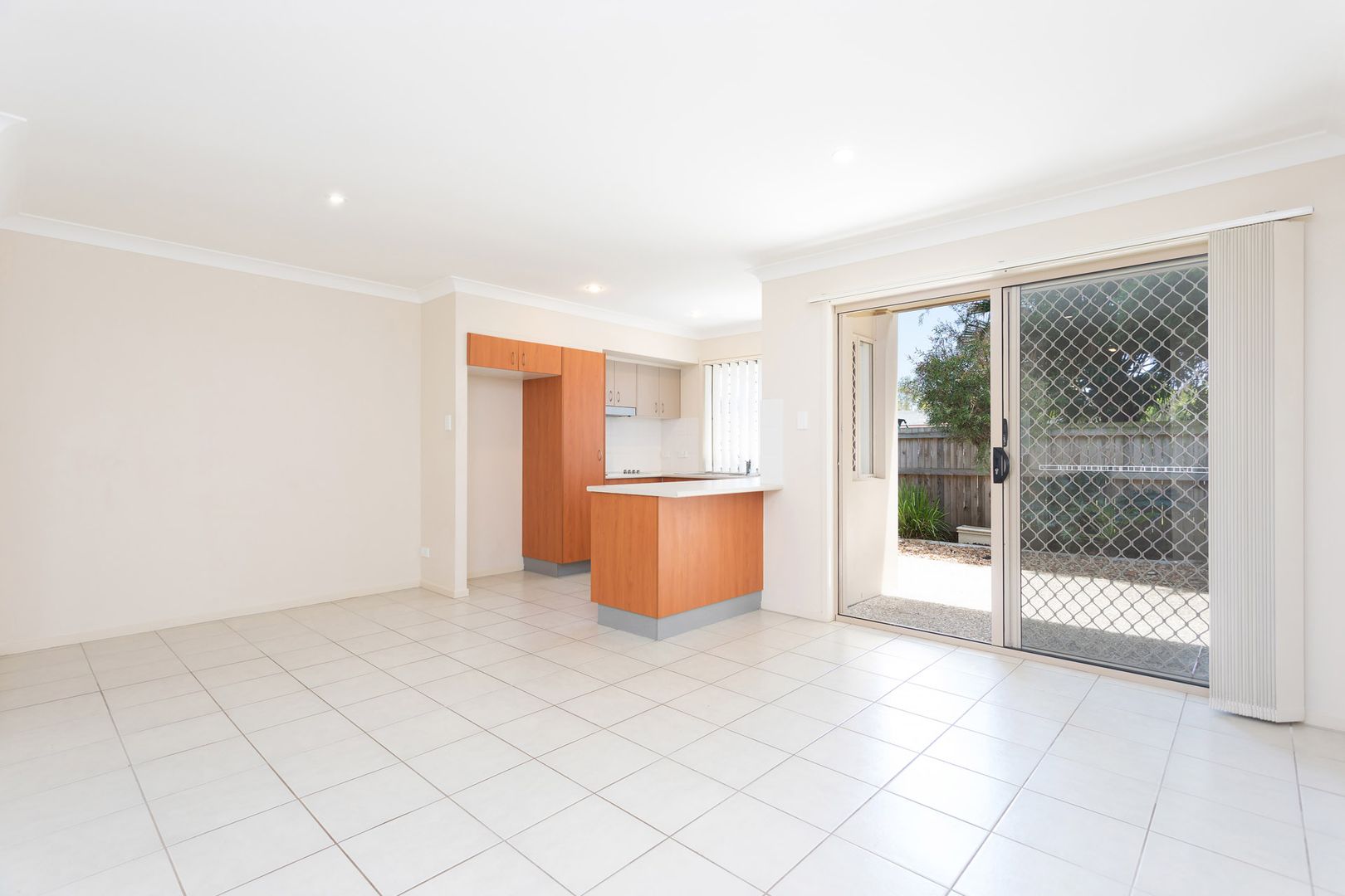 6 Canton Court, Manly West QLD 4179, Image 2