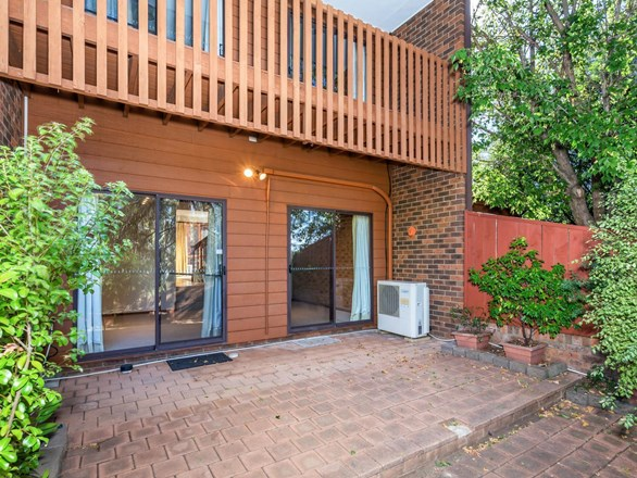 7 Rowe Place, Phillip ACT 2606