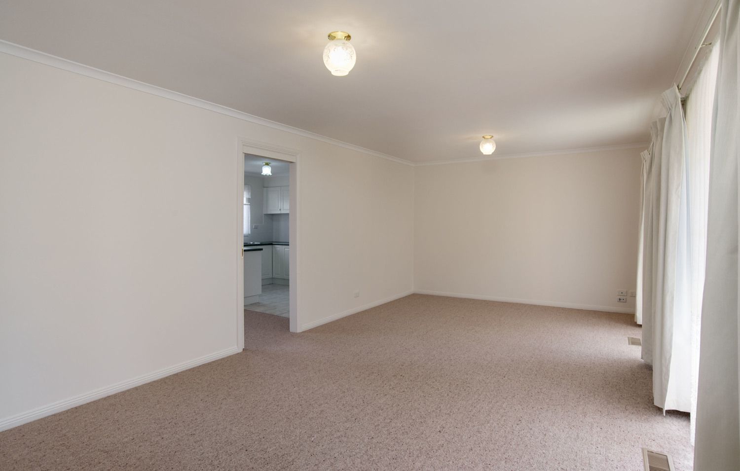 58 Lincoln Road, Croydon VIC 3136, Image 2