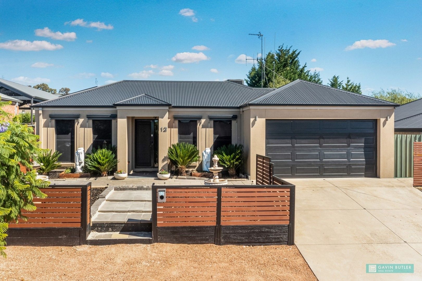 4 bedrooms House in 12 St George Park Dr KANGAROO FLAT VIC, 3555