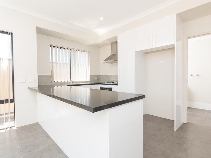 3 bedrooms Villa in 6/99 Lowanna Way ARMADALE WA, 6112