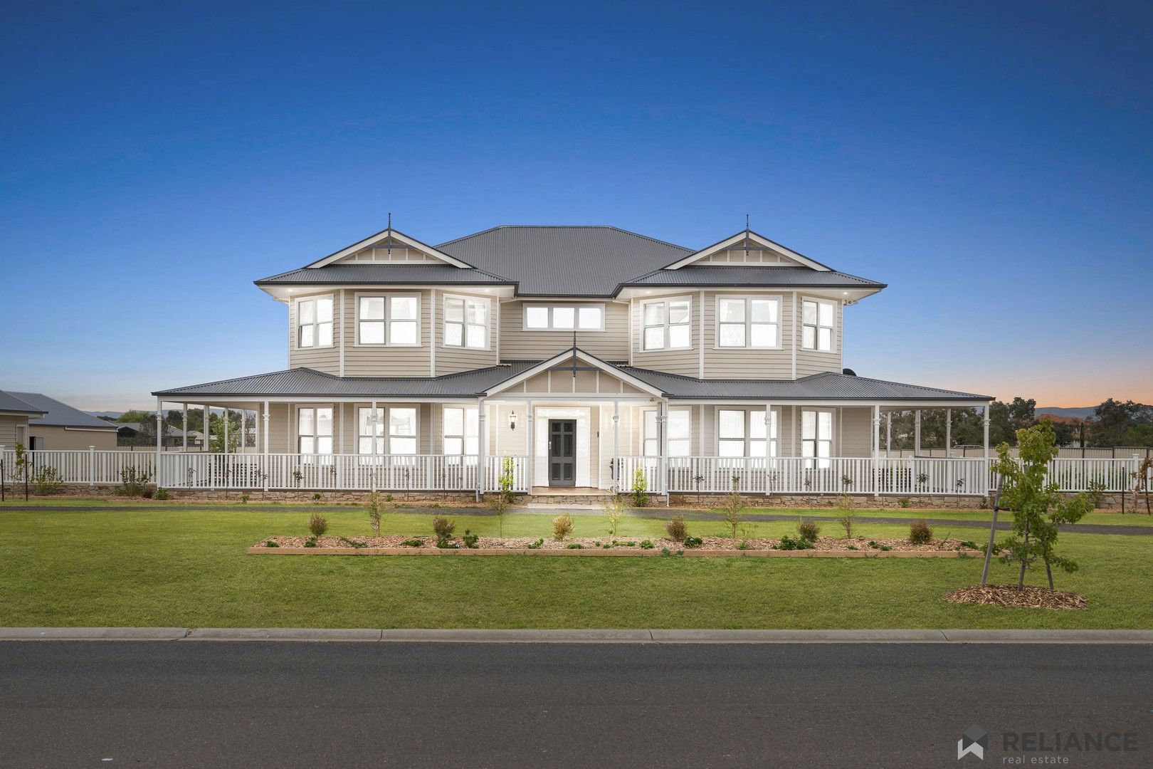 4 bedrooms House in 6 Connemarra Circuit MELTON VIC, 3337