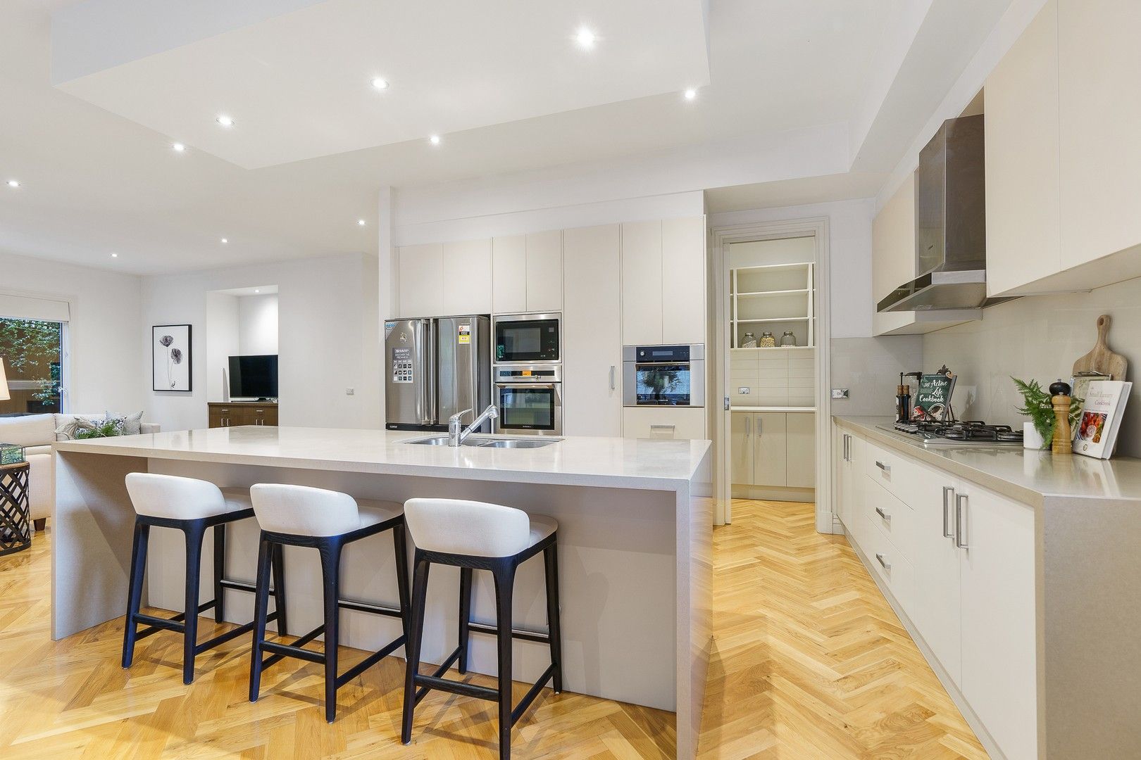 5 bedrooms House in 5 Albury Road BALWYN NORTH VIC, 3104