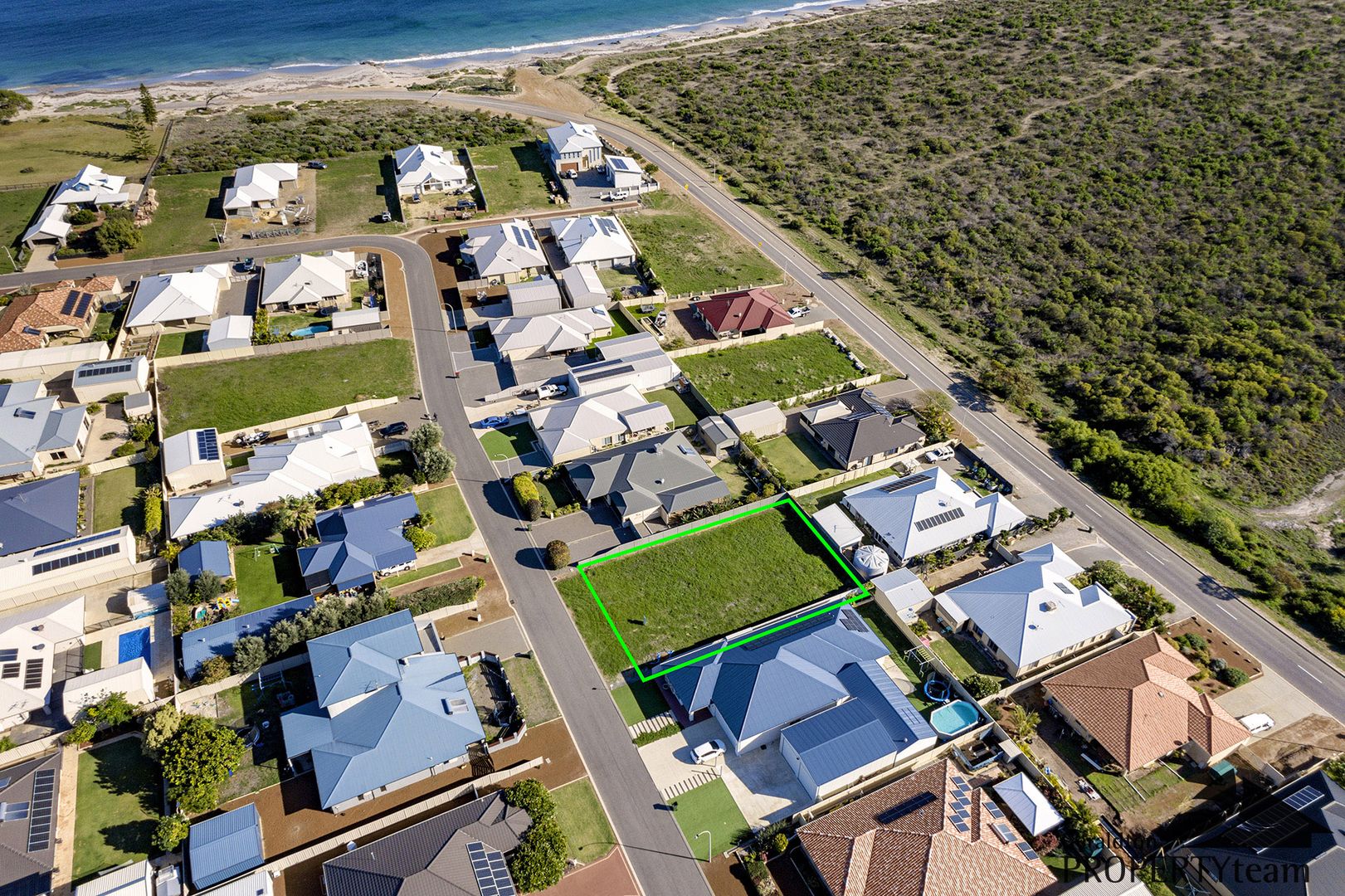 23 Wave Crest Circle, Drummond Cove WA 6532, Image 2