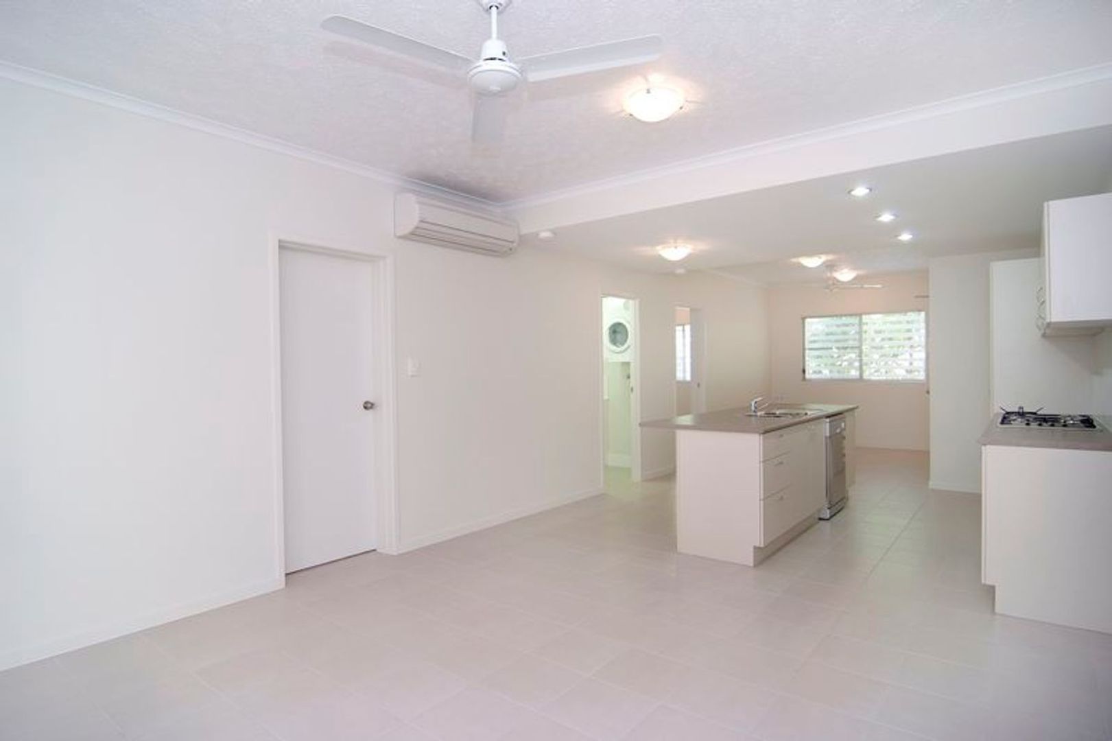 1/111 Martyn Street, Parramatta Park QLD 4870, Image 2