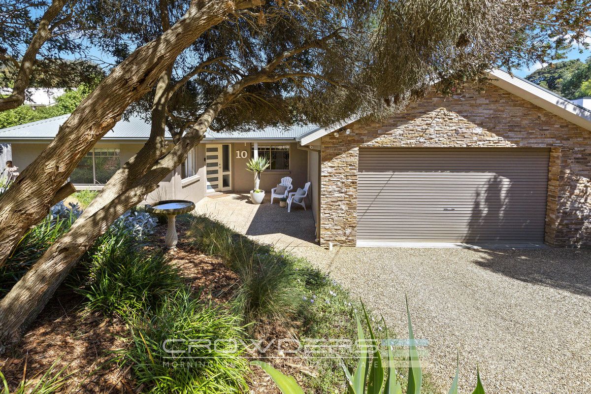 5 bedrooms House in 10 Iolanda Street RYE VIC, 3941