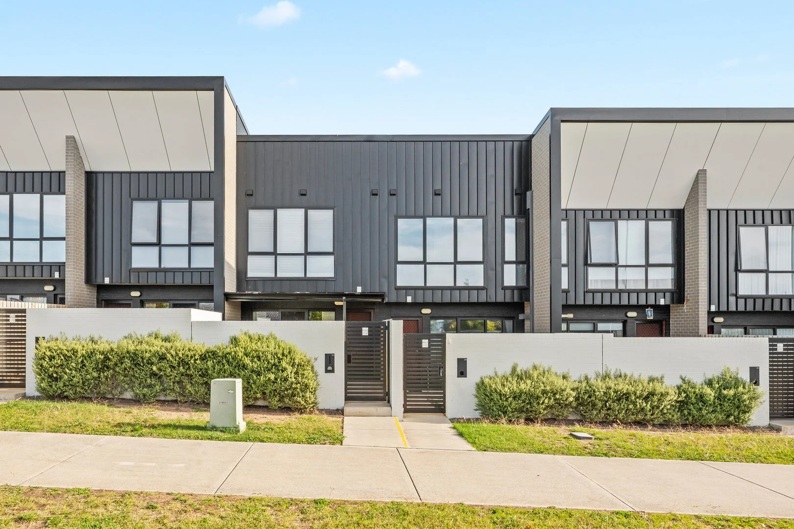 Primary image of 21a Woodberry Avenue, Coombs ACT 2611