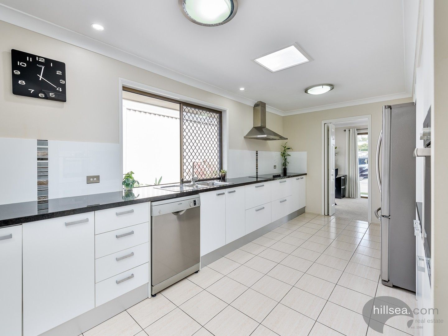 6 Lyons Court, Arundel QLD 4214, Image 0