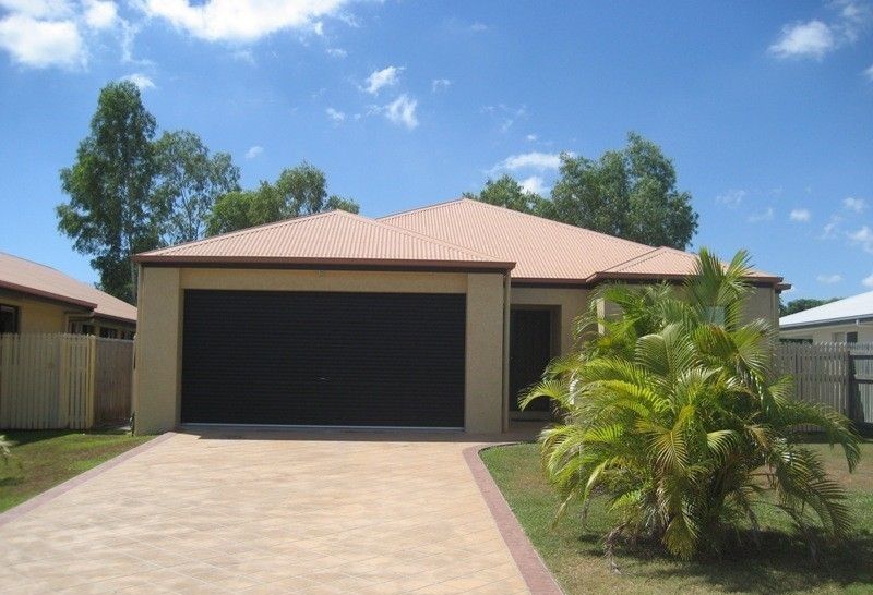 3 bedrooms House in 11 Brickondon Crescent ANNANDALE QLD, 4814