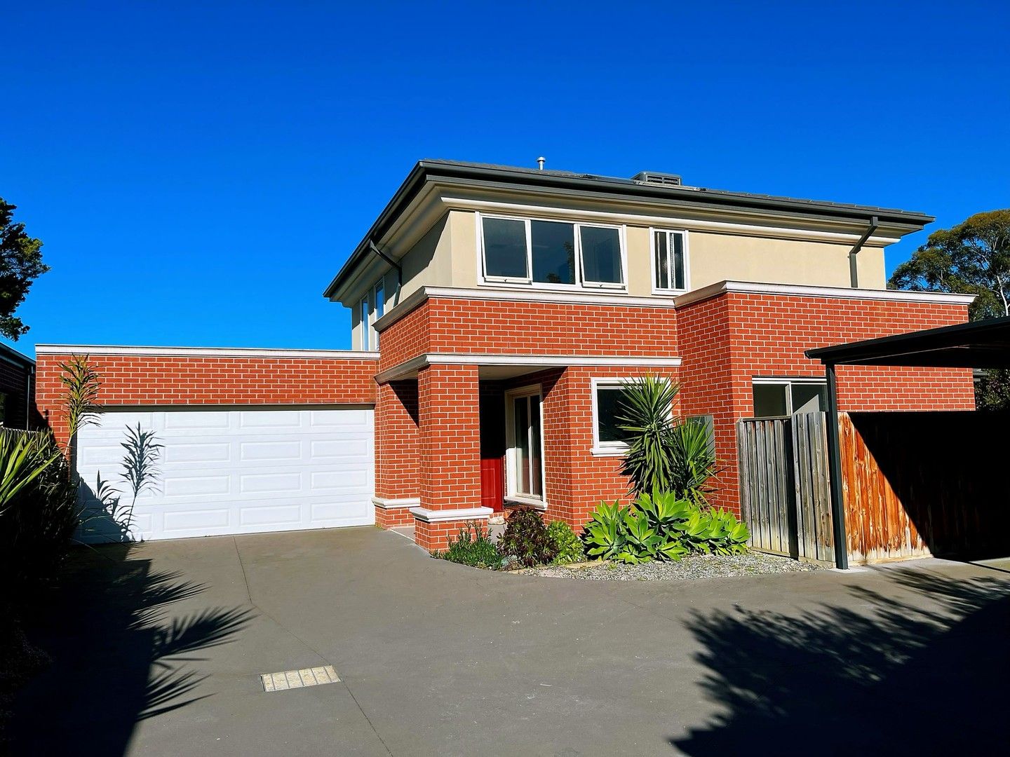 4 bedrooms Townhouse in 15A Orchard Street KILSYTH VIC, 3137
