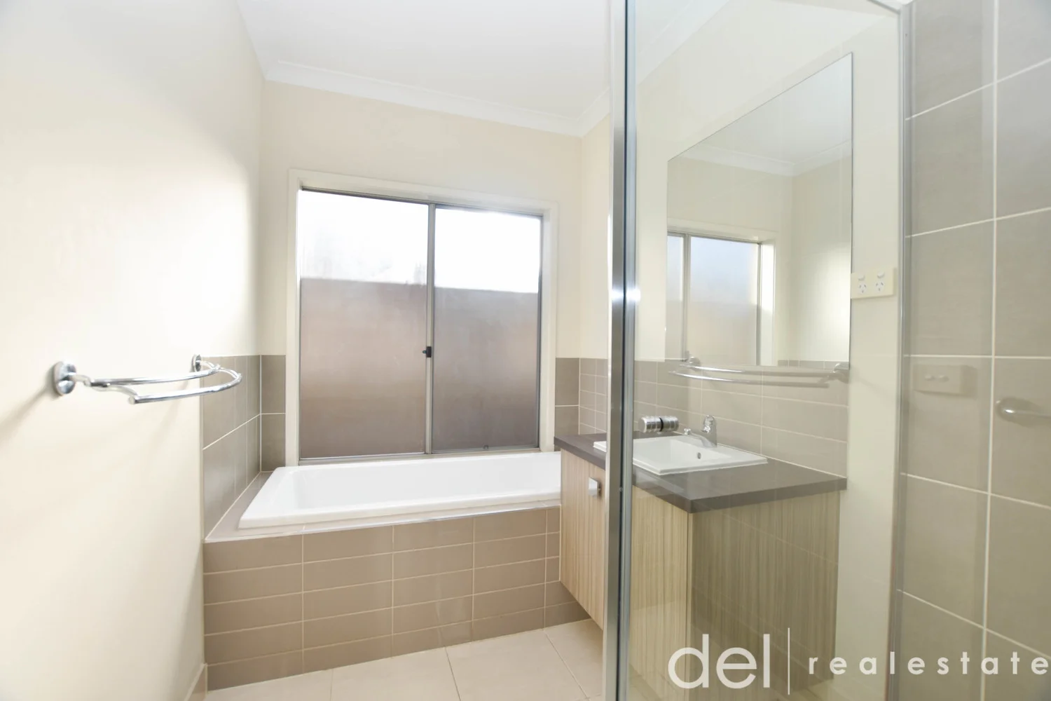 Additional image 10 of 44 Fieldstone Crescent, Cranbourne North VIC 3977
