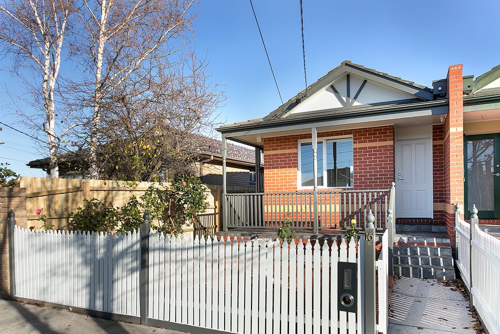 2 bedrooms Apartment / Unit / Flat in 16A St Kinnord Street ABERFELDIE VIC, 3040