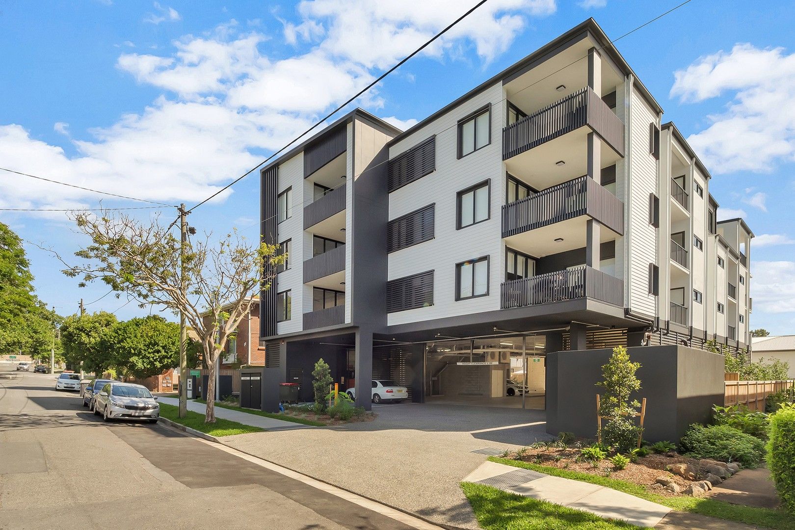 2 bedrooms Apartment / Unit / Flat in 205/94 Victoria Terrace GREENSLOPES QLD, 4120