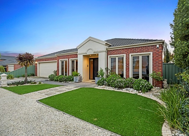 8 St Andrews Place, Lake Gardens VIC 3355