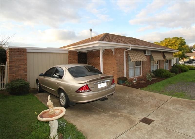 1//15 Smoult Drive, Kurunjang VIC 3337, Image 0