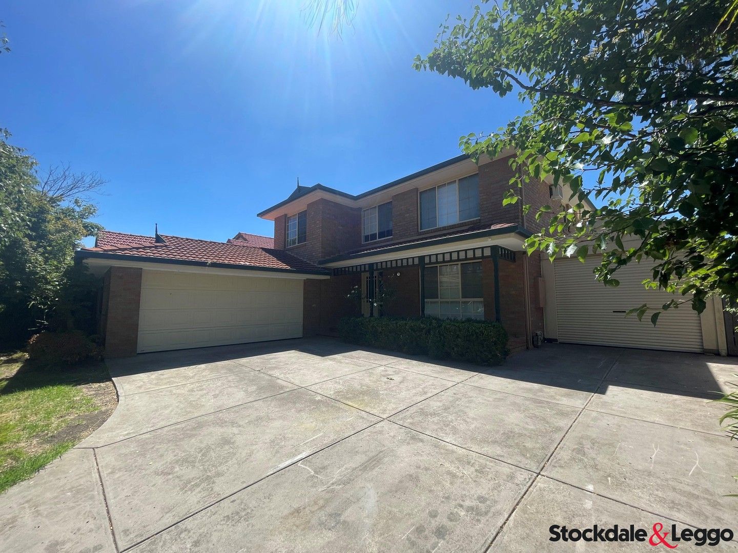 5 bedrooms House in 5 Hermitage Drive GREENVALE VIC, 3059