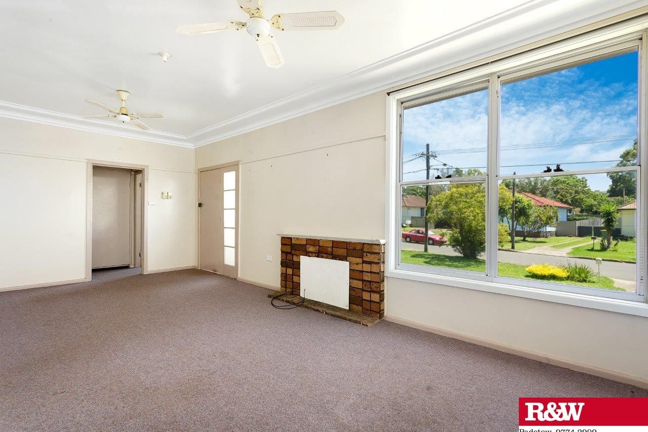 15 Creswell Street, Revesby NSW 2212, Image 2