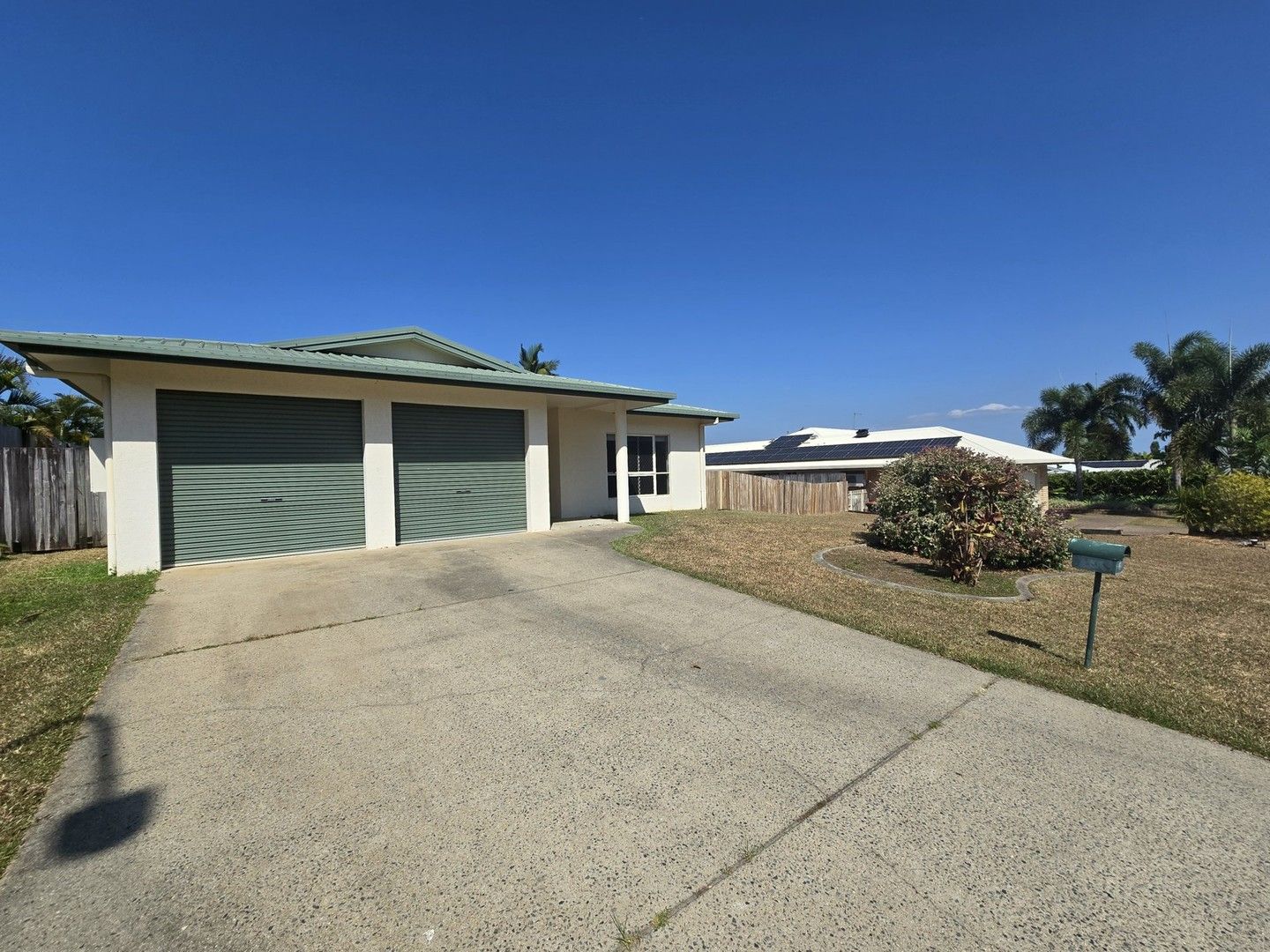 4 bedrooms House in 4 Sundew Close MOUNT SHERIDAN QLD, 4868
