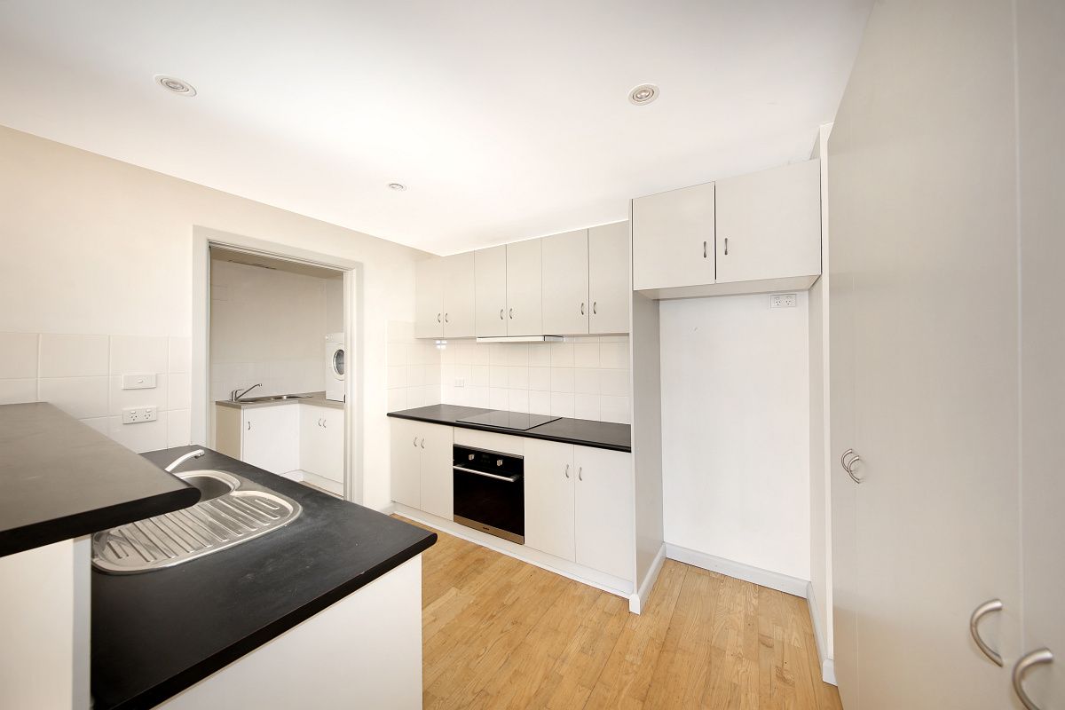 2 bedrooms Apartment / Unit / Flat in 9/40-50 High Street PRAHRAN VIC, 3181