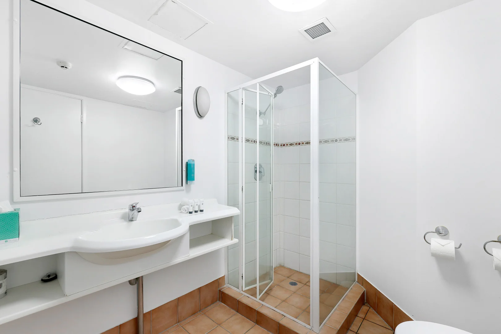 Additional image 16 of 003 & 004/140-144 Ferny Avenue, Surfers Paradise QLD 4217