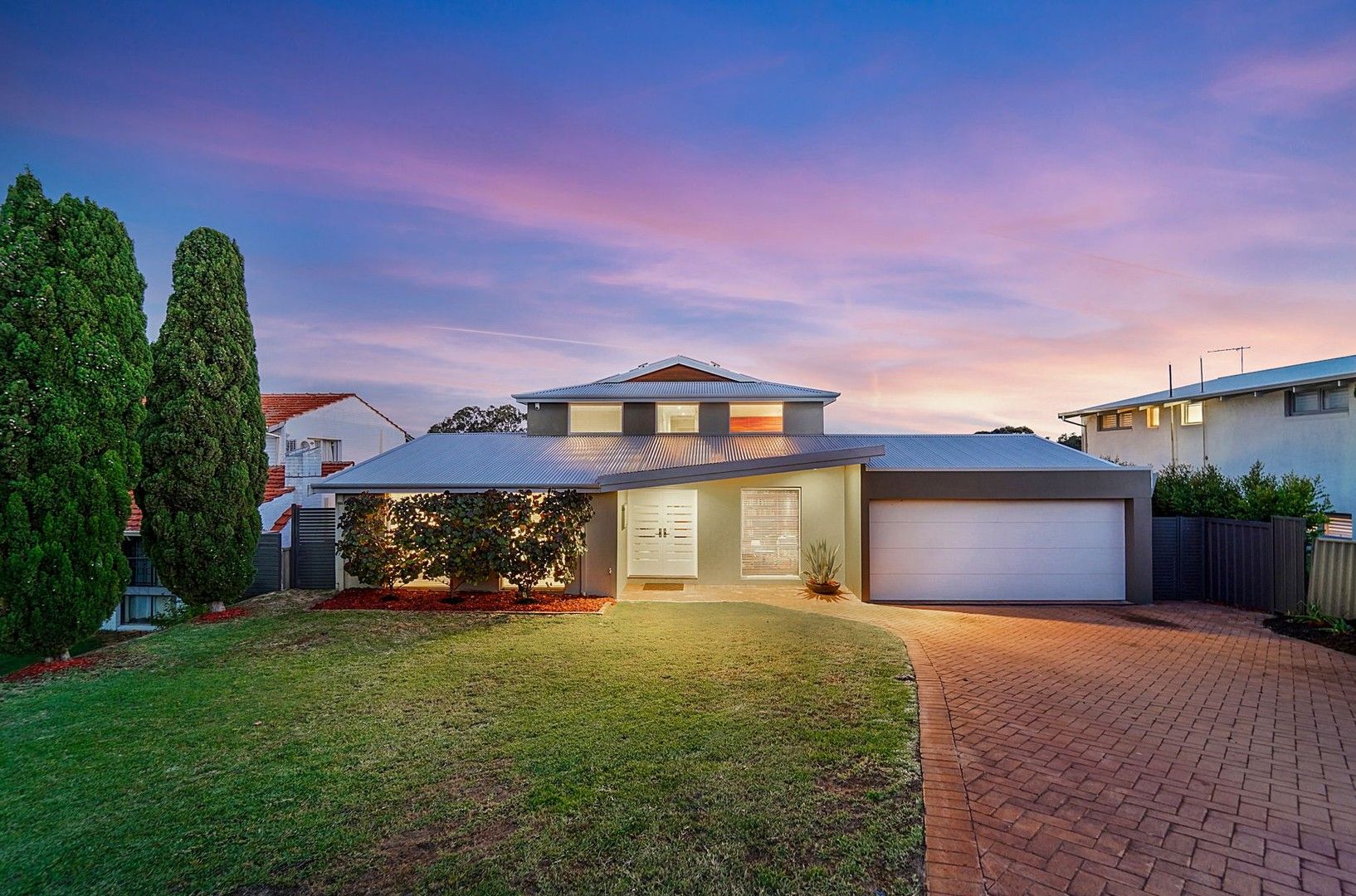 5 bedrooms House in 24 Meecham Way KARRINYUP WA, 6018