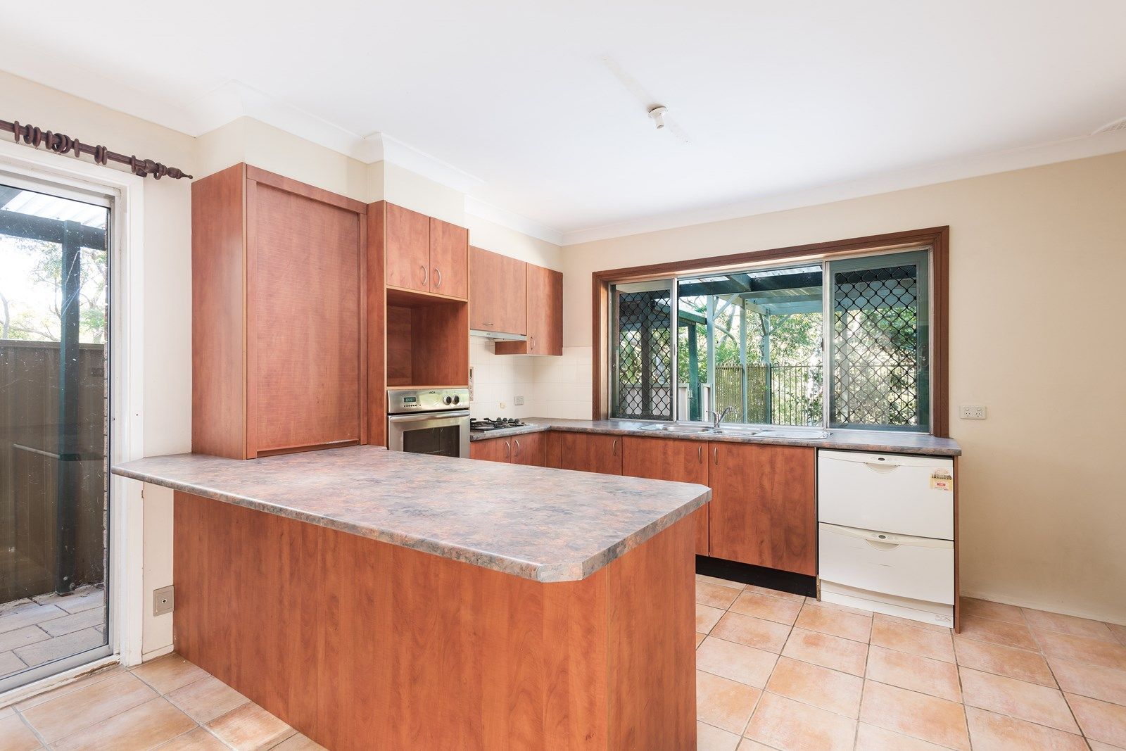 4 Kingsbury Place, Jannali NSW 2226, Image 2