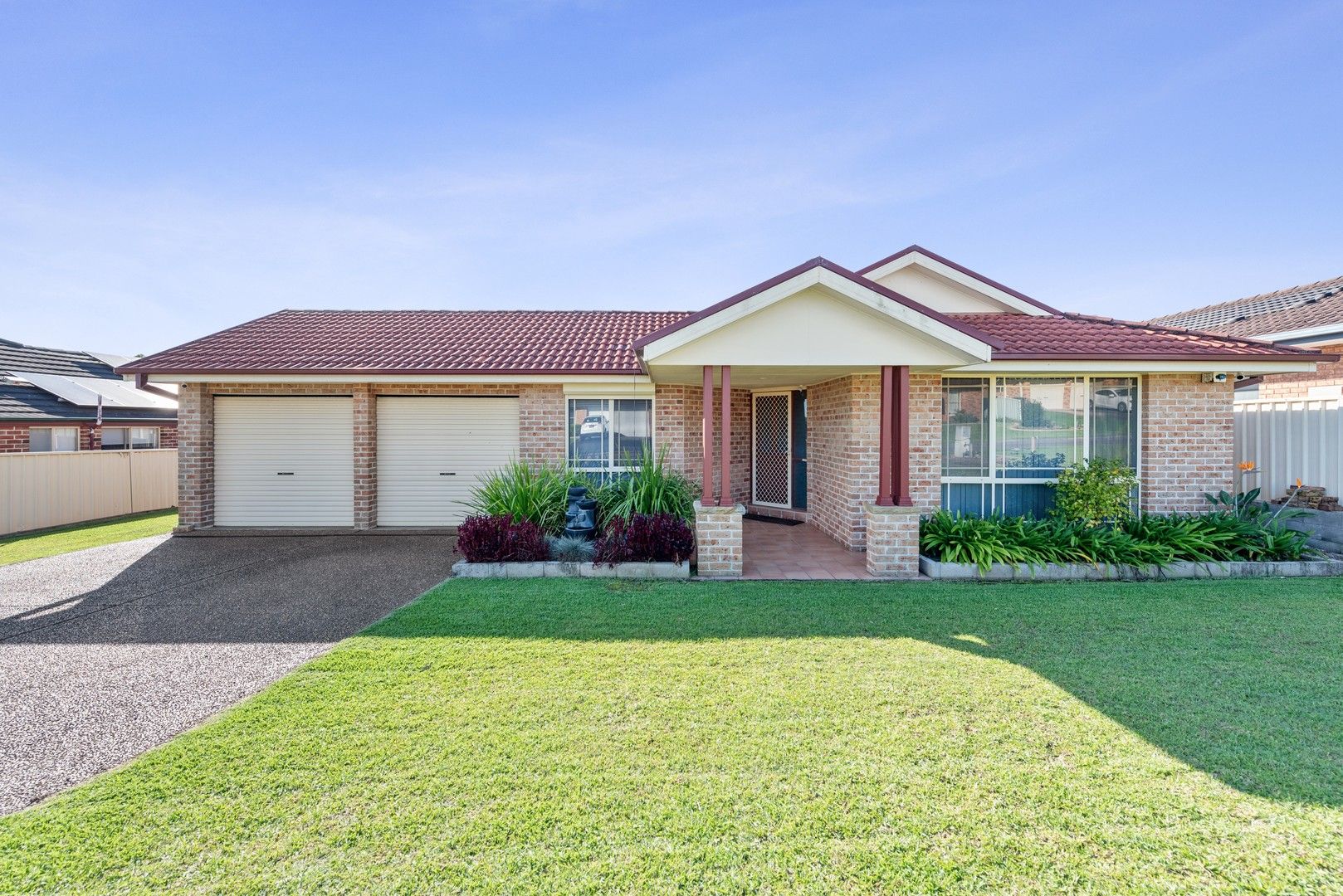 4 bedrooms House in 20 Nightingale Crescent CAMERON PARK NSW, 2285