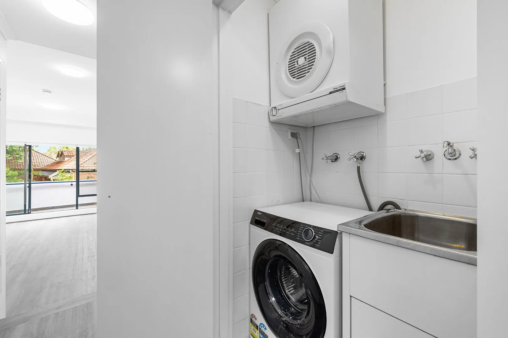 Apartment in Neutral Bay - View 4