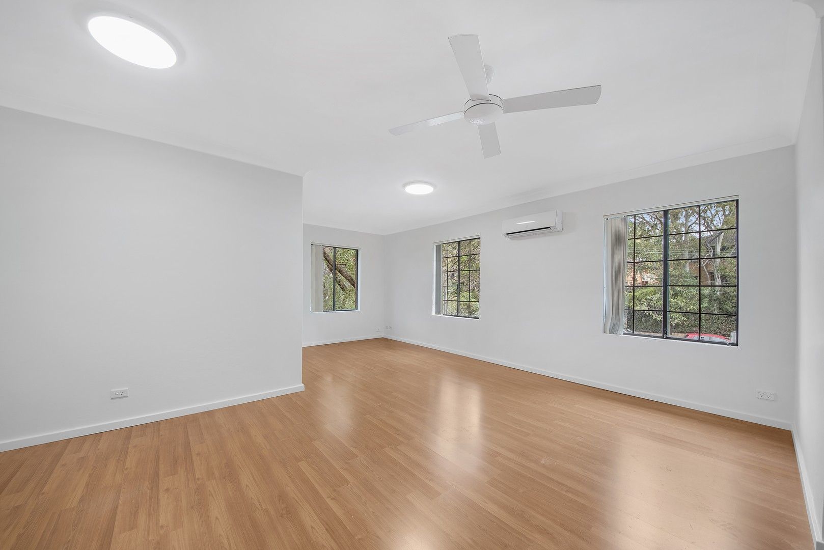 2 bedrooms Apartment / Unit / Flat in 3/27 Jessie Street WESTMEAD NSW, 2145