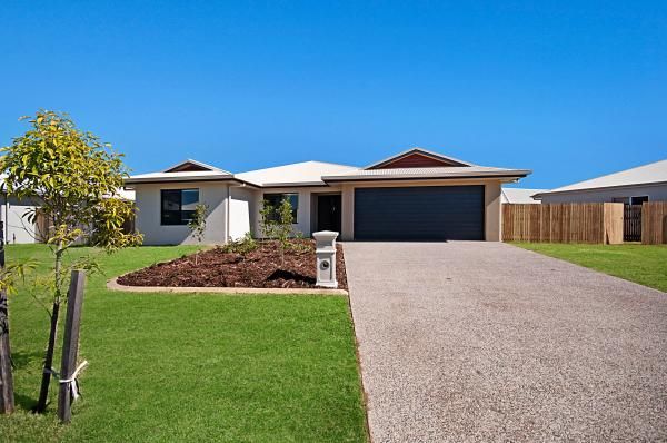 4 bedrooms House in 10 Black Apple Avenue MOUNT LOW QLD, 4818