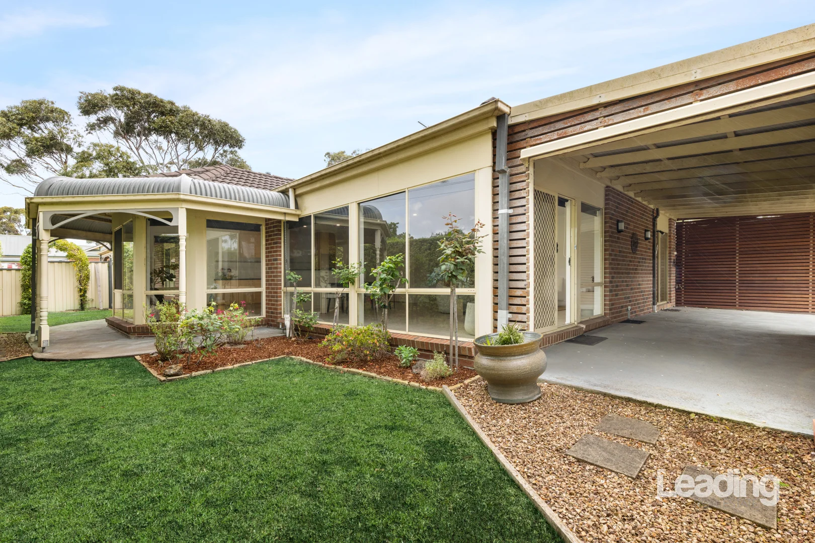 4 Donelly Close, Sunbury VIC 3429 | Domain