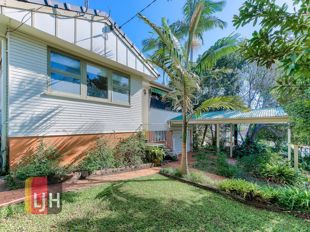 4 bedrooms House in 45 MacNaughton Street STAFFORD QLD, 4053