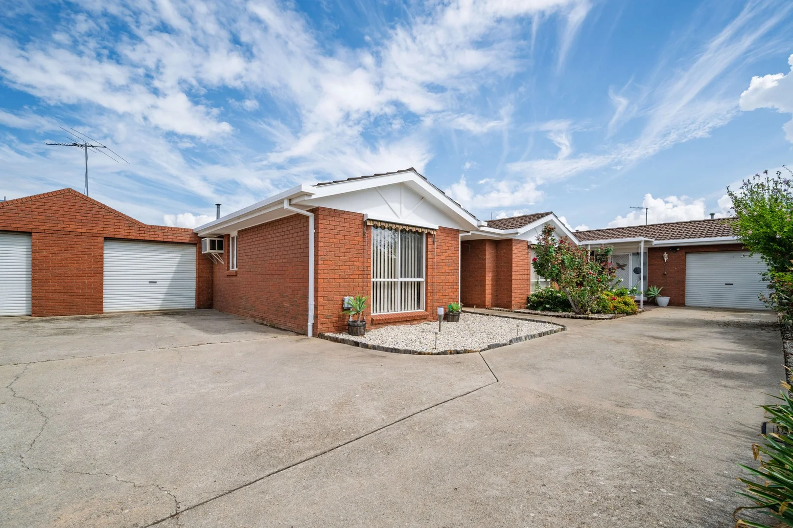 Primary image of 2/261 Hume Street, Corowa NSW 2646