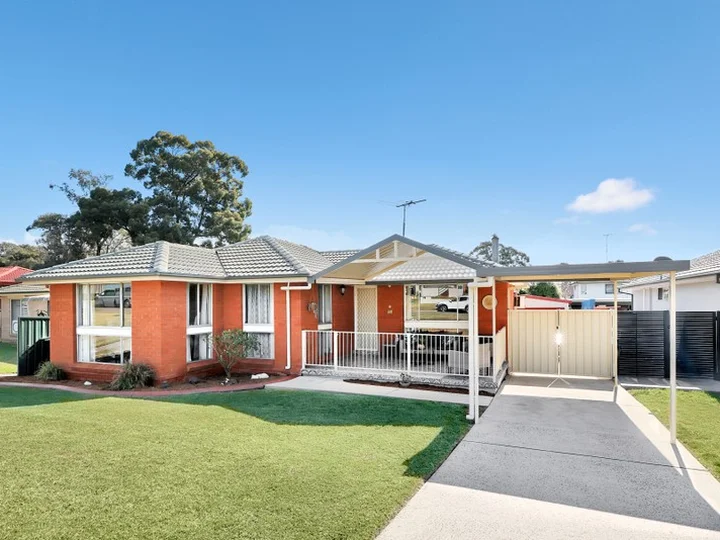 33 Warragamba Crescent, Jamisontown NSW 2750