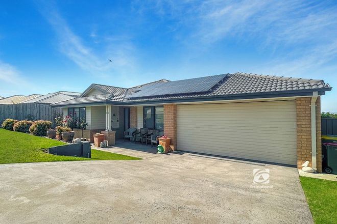 Picture of 15 Lawson Drive, LAKES ENTRANCE VIC 3909