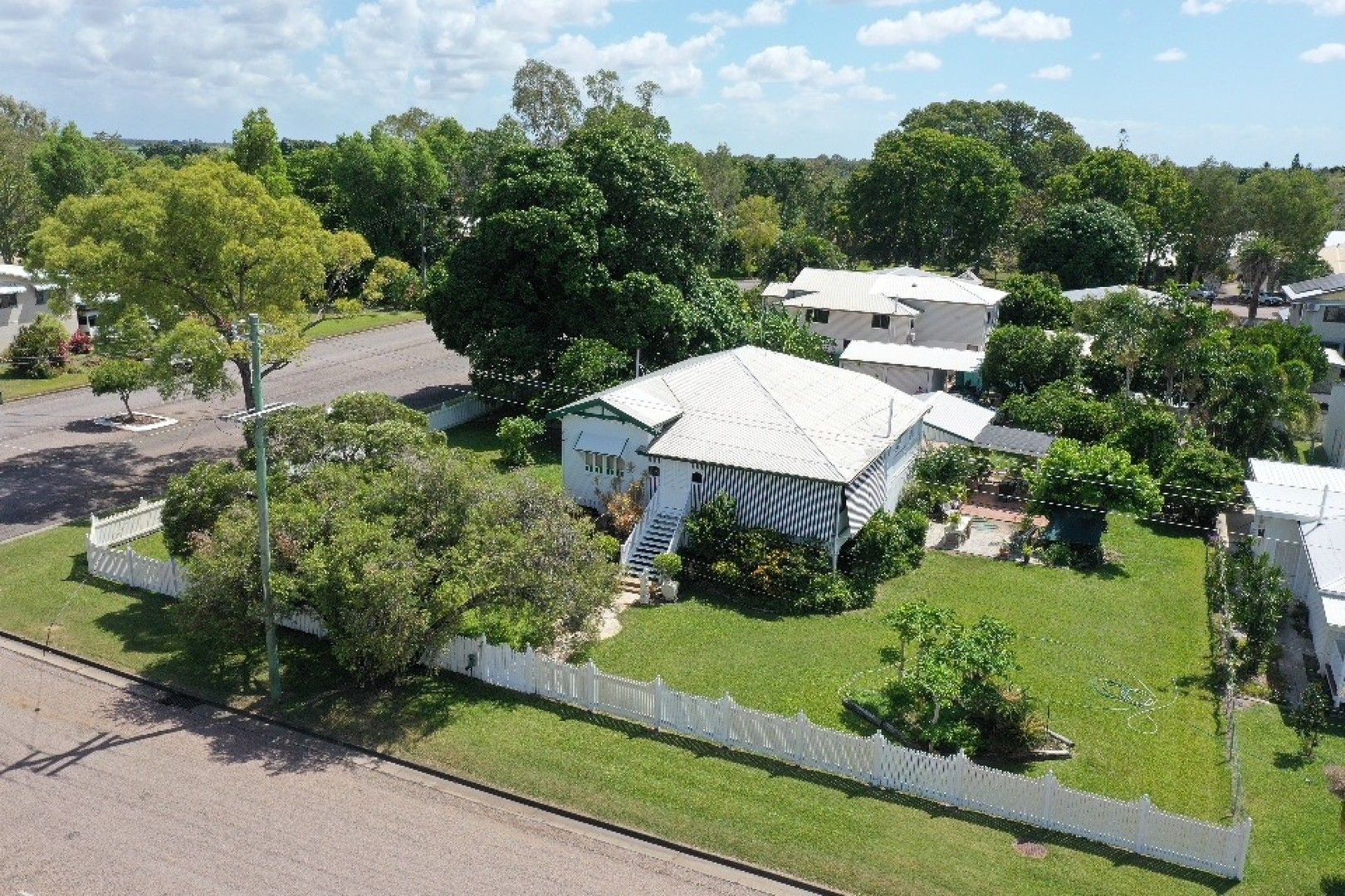 4 bedrooms House in 147 Ninth Avenue HOME HILL QLD, 4806