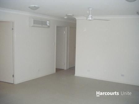 3 Leicester Court, Kippa-Ring QLD 4021, Image 2