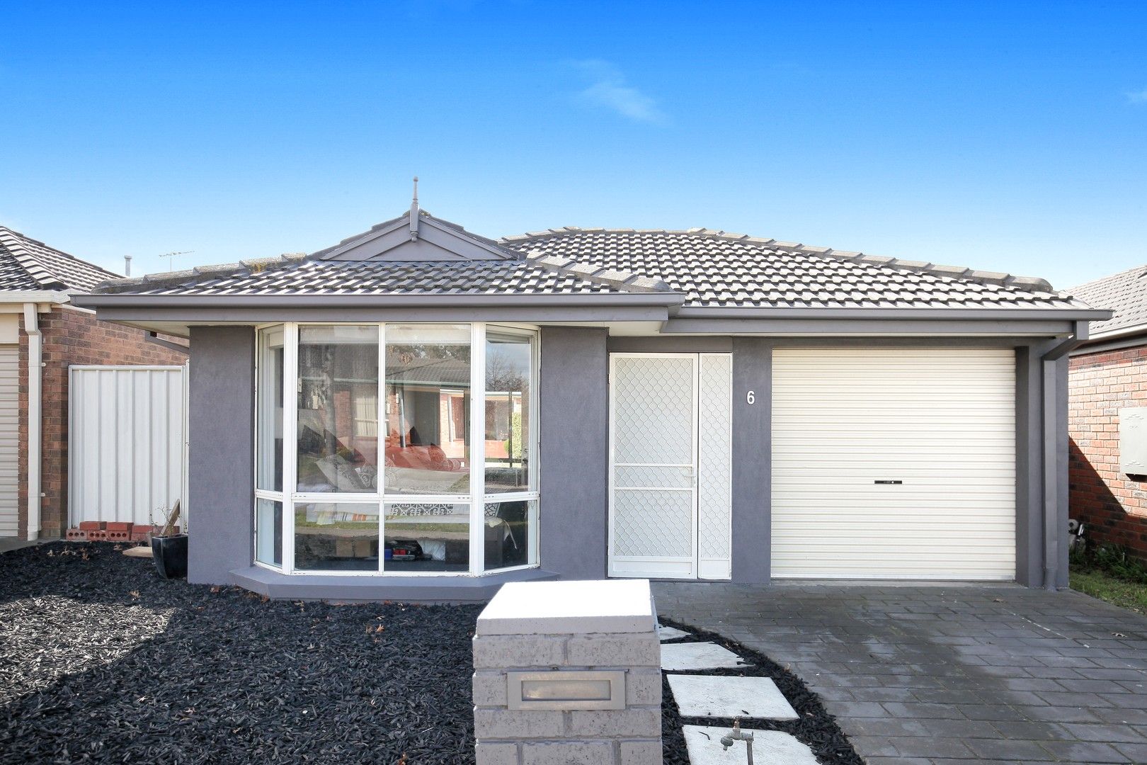3 bedrooms House in 6 Rosewood Place CRAIGIEBURN VIC, 3064