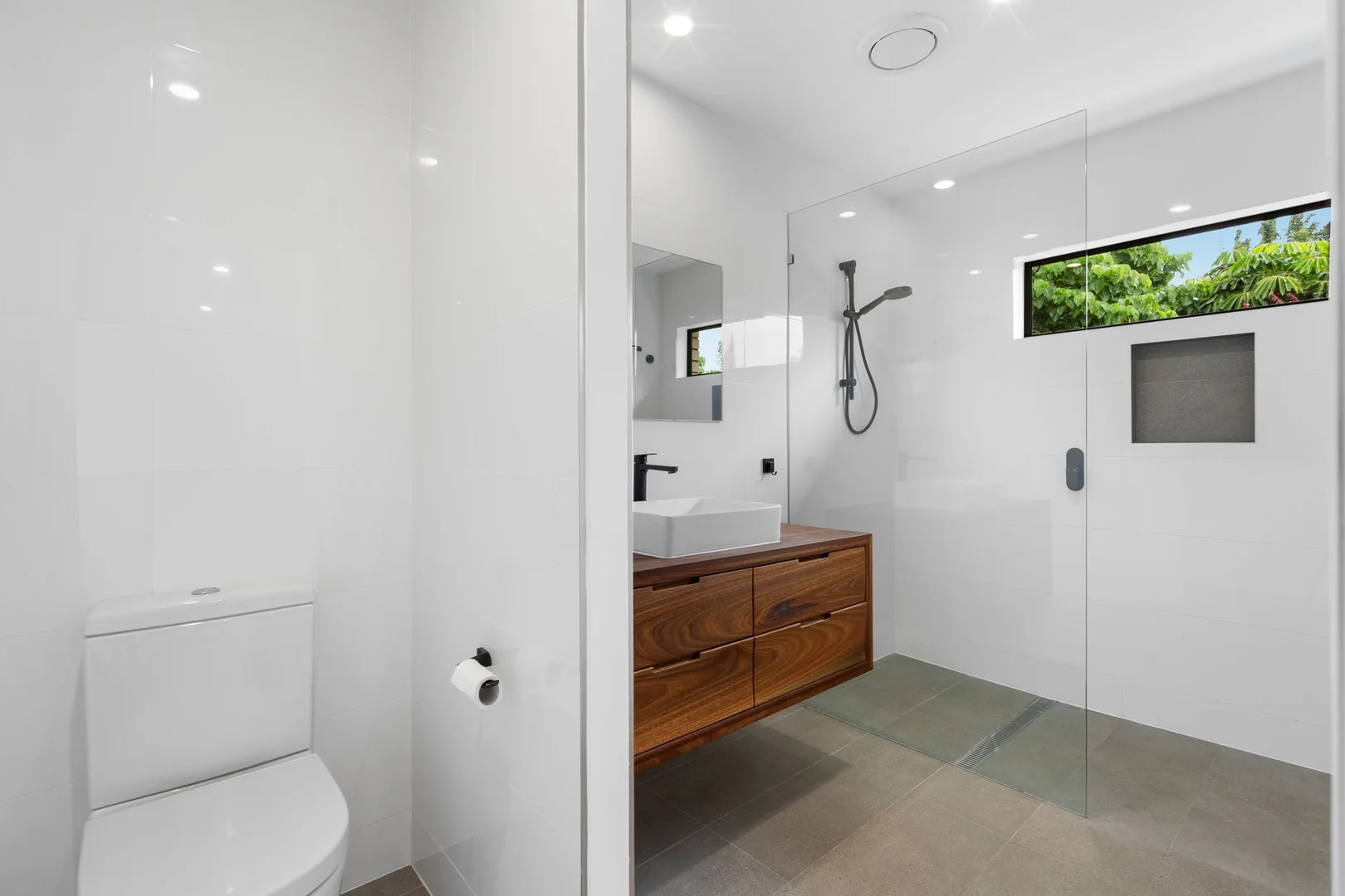 Additional image 11 of 8A Crest Dr, Elanora QLD 4221