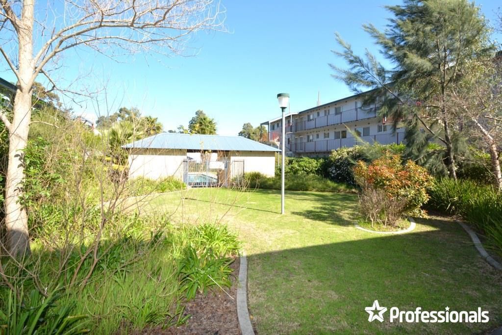 2 bedrooms House in 10/14 Coralie Court ARMADALE WA, 6112