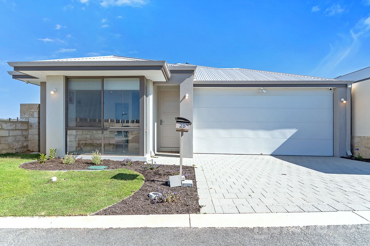 4 bedrooms House in 25 Kane Loop ALKIMOS WA, 6038