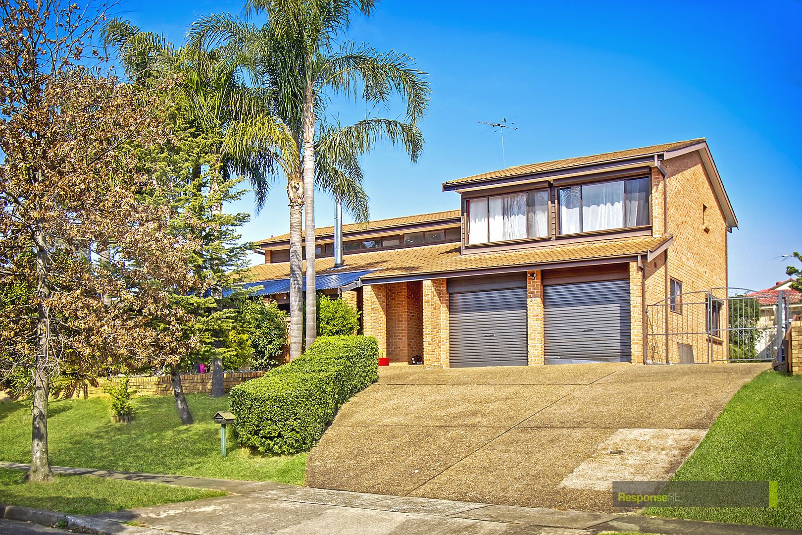 26 Collett Crescent, Kings Langley Property History & Address