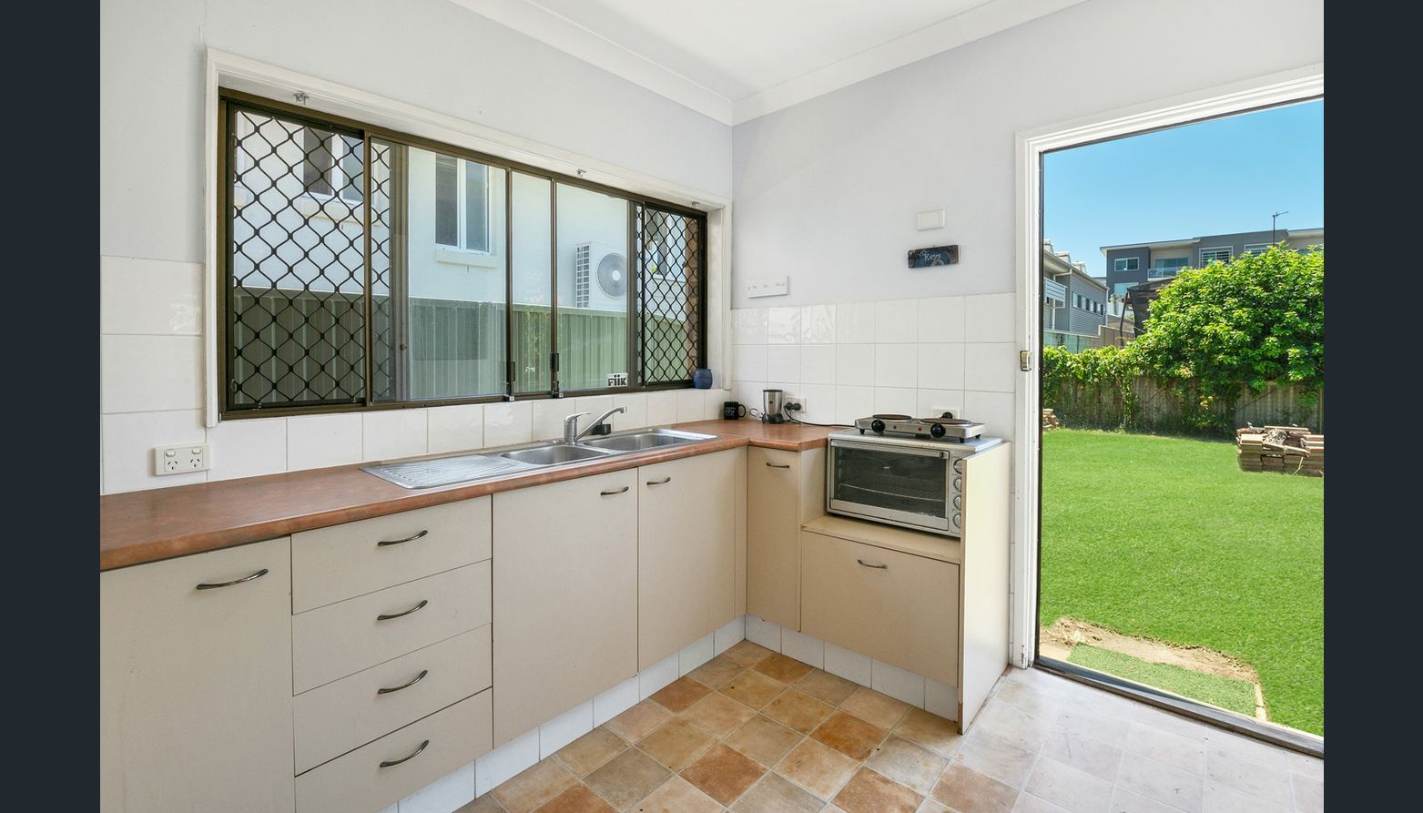 2/23 Third Avenue, Palm Beach QLD 4221, Image 1