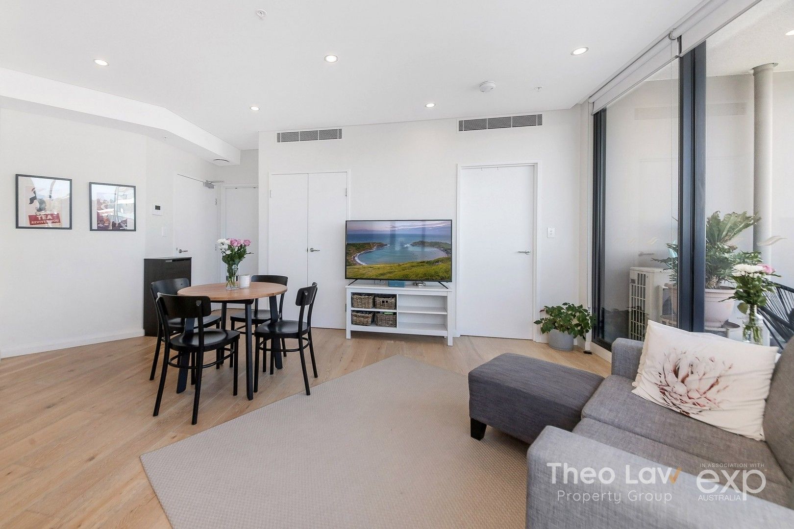 1 bedrooms Apartment / Unit / Flat in 807/6 Gertrude Street WOLLI CREEK NSW, 2205