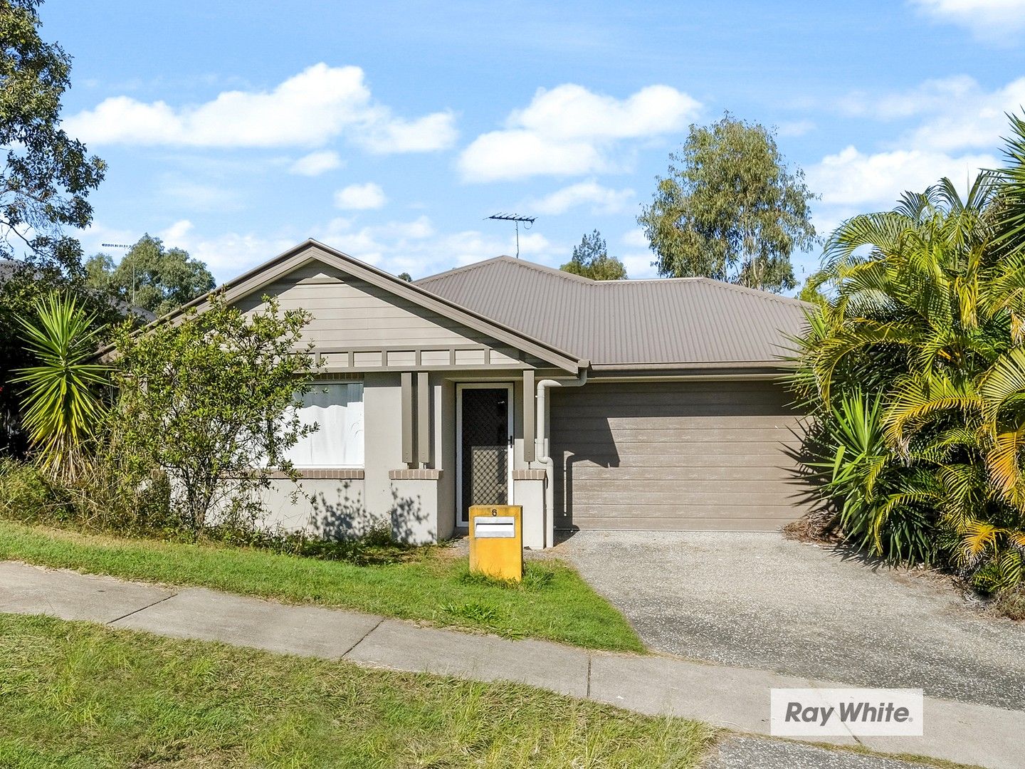 6 Lakeview Place, Springfield Lakes QLD 4300, Image 0