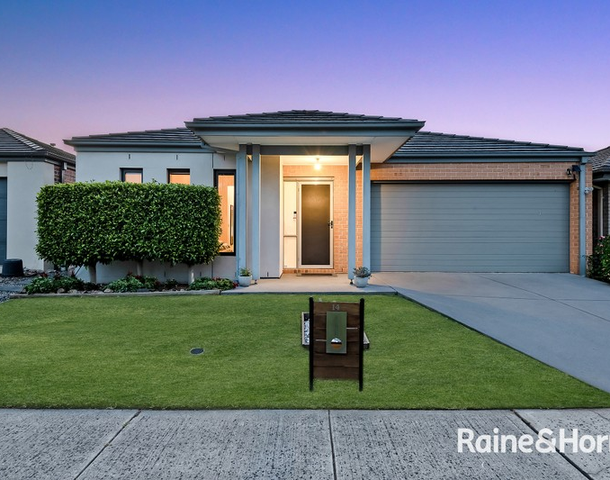 14 Macpherson Circuit, Cranbourne East VIC 3977