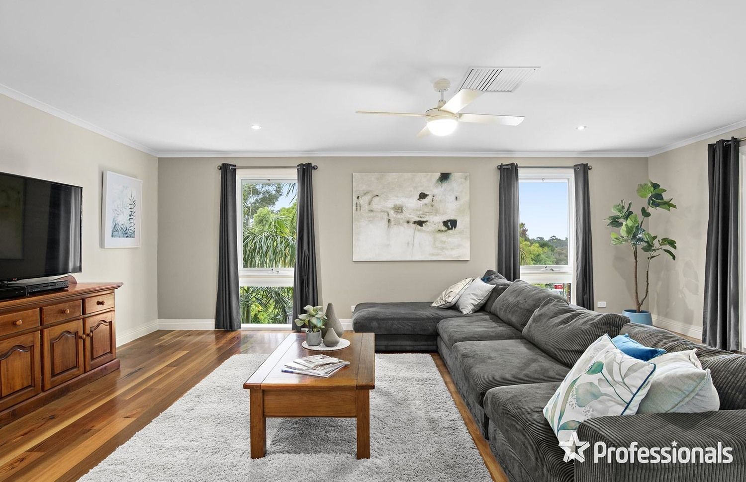 12 Eastwood Crescent, Mooroolbark VIC 3138, Image 2