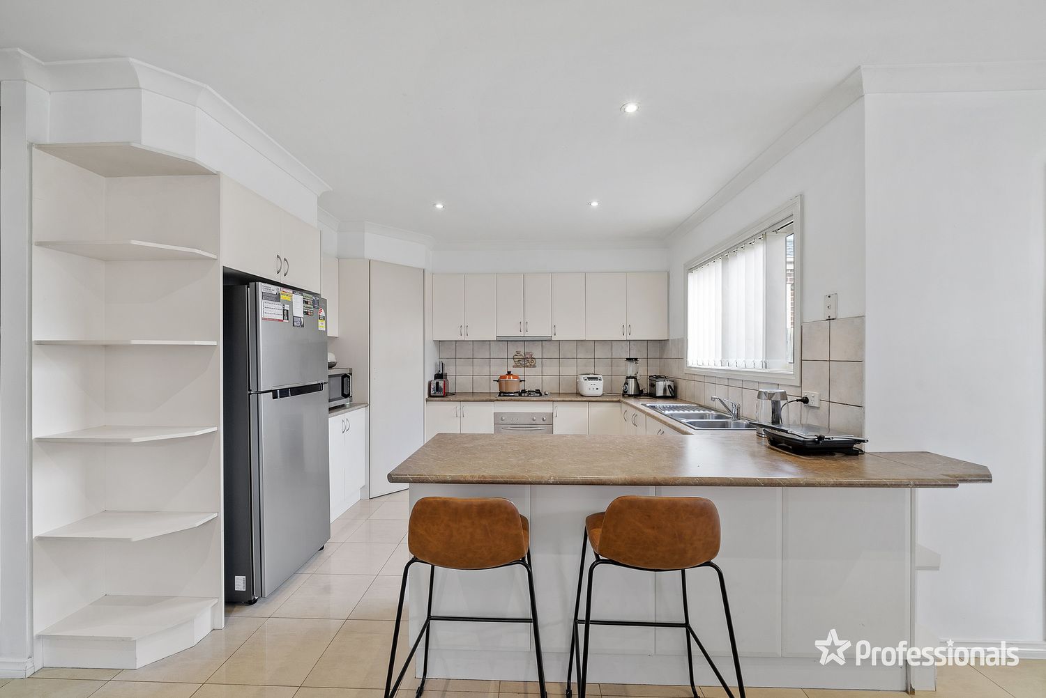 1/11 Brindalee Way, Hillside VIC 3037, Image 2